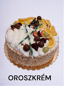 Oroszkrém - Semmi köze az oroszokhoz,a tortát készítőjéről,Oroszi Jánosról nevezték el.Világos piskóta,vaníliás krém,narancs likőrrel,azsalt és kandírozott gyümölcsökkel dúsítva