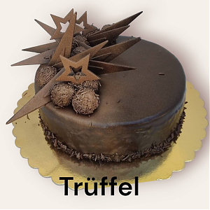 Trüffel - Rumos csoki,jófajta ,58%-os belga étcsokiból,csokis piskóta,csoki krém,csoki tükör,csoki díszek,trüffel golyók,hardcore csoki rajongóknak,itt semmi nem töri meg  a csokit